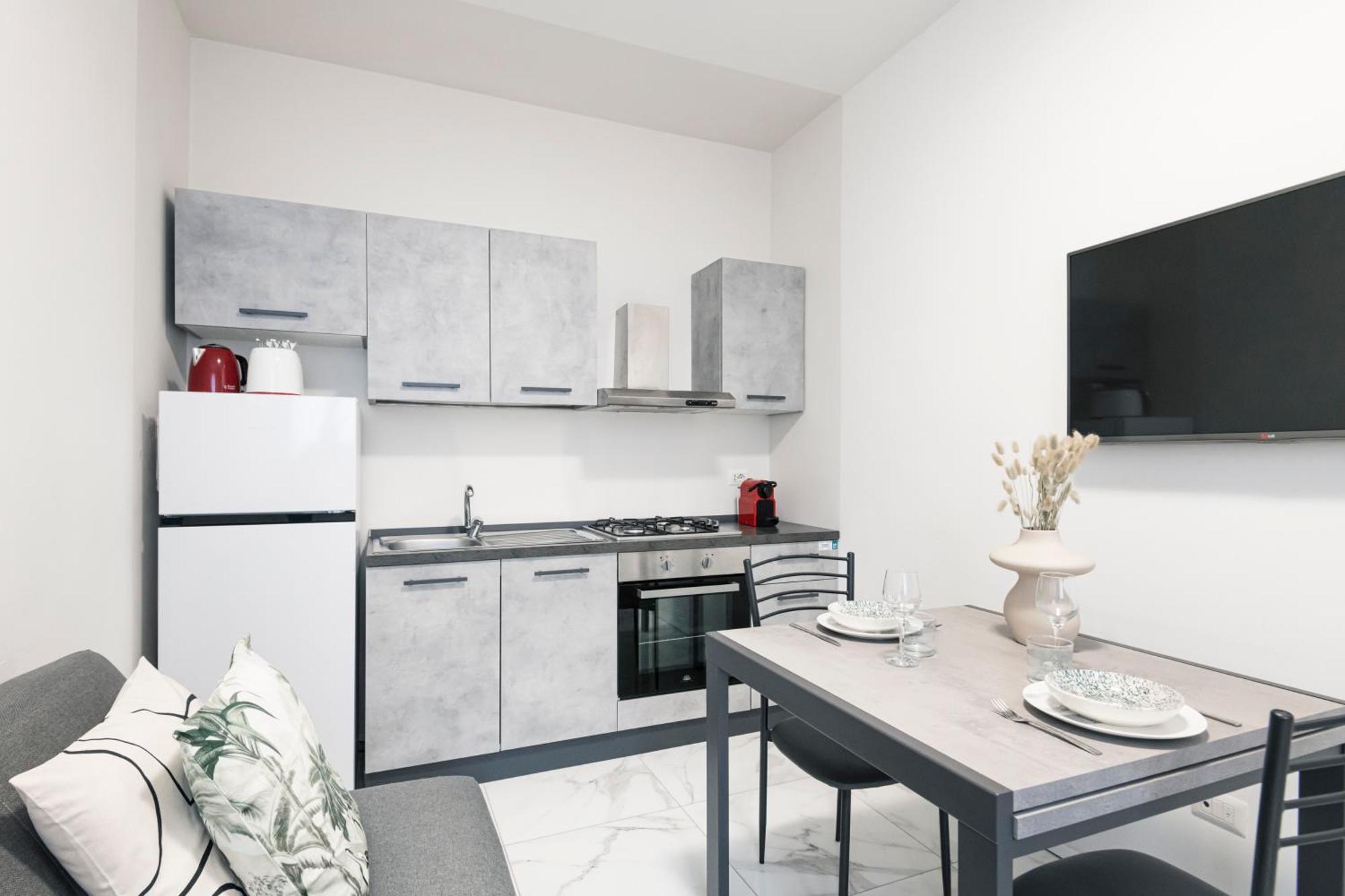 Apartment Easylife - Elegante Moderno E Accogliente - La Tua Oasi In Citta Milan